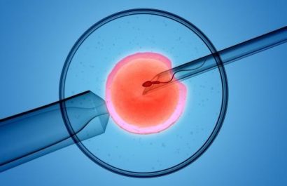 Hombres de más de 45 años tienen menos éxito en la fecundación in vitro, según estudio