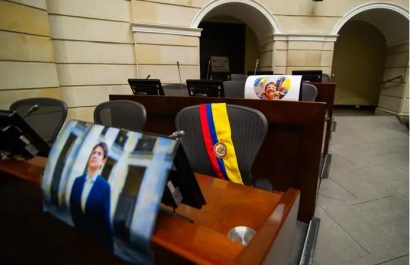 Homenaje póstumo al senador colombiano Miguel Uribe Turbay tras su asesinato. FOTO: Europa Press.