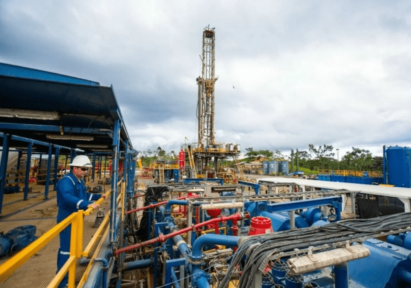 Imagen referencial. Sindicatos de Petroecuador condena desvinculación de 936 empleados