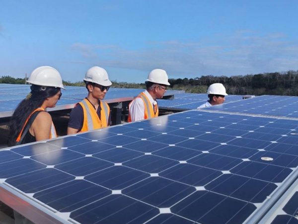 Instituciones firman convenio para impulsar el "Proyecto Cero Combustibles Fósiles en Galápagos". (Empresa Eléctrica Galápagos).
