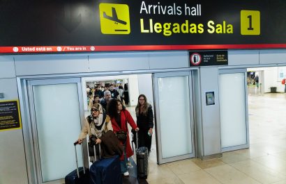 Israel reabrió su espacio aéreo y reactivó las operaciones en los aeropuertos de Tel Aviv y Haifa el martes 24 de junio de 2025.