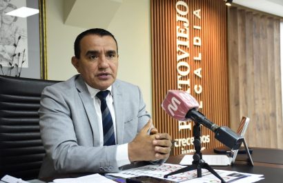 El alcalde de Portoviejo, Javier Pincay, viajó a Colombia al evento de la CAF que se realizará en la ciudad de Santa Marta.