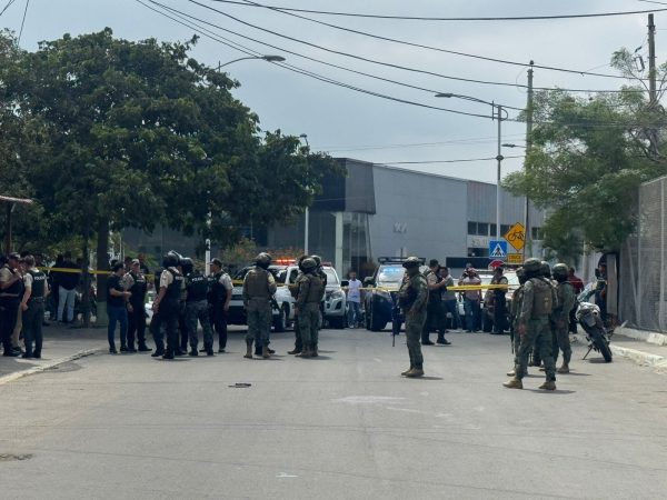 Jeison Bravo Cedeño, presunto asaltante, resultó herido tras una persecución policial en Manta, luego de presuntamente participar de un asalto.