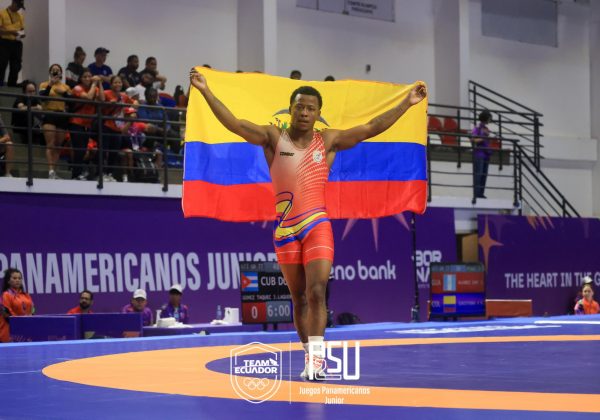 Jeremy Peralta gana oro en lucha grecorromana y clasifica a Lima 2027