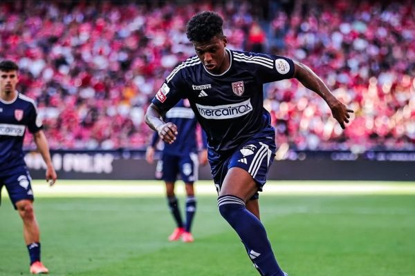 John Mercado deja AVS Portugal y será compañero de Ángelo Preciado en Sparta Praga
