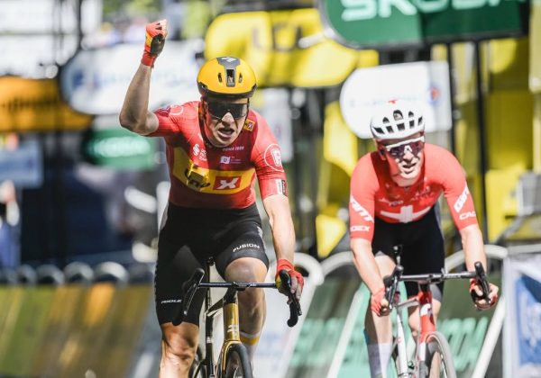 Jonas Abrahamsen gana la etapa 11 y Jhonatan Narváez escala al puesto 16 en el Tour de Francia 2025