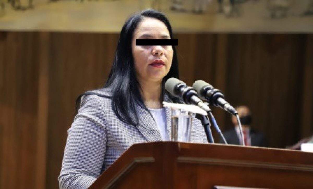 Justicia impone 12 meses de prisión a exlegisladora por cobros indebidos
