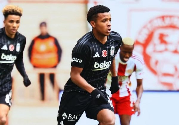 Kenny Arroyo podría salir cedido del Besiktas de Turquía al Santos de Brasil