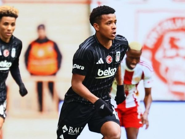 Kenny Arroyo podría salir cedido del Besiktas de Turquía al Santos de Brasil