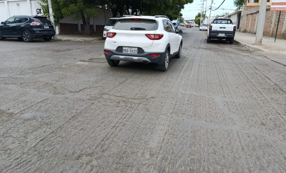 En la avenida 24 solo se retiró el fresado; según las autoridades este lunes 19 se ubicará el asfalto.