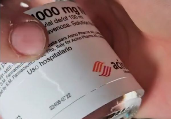 La Agencia Nacional de Regulación, Control y Vigilancia Sanitaria (Arcsa) clausuró una farmacia en el sector de Sauces 8, en Guayaquil.