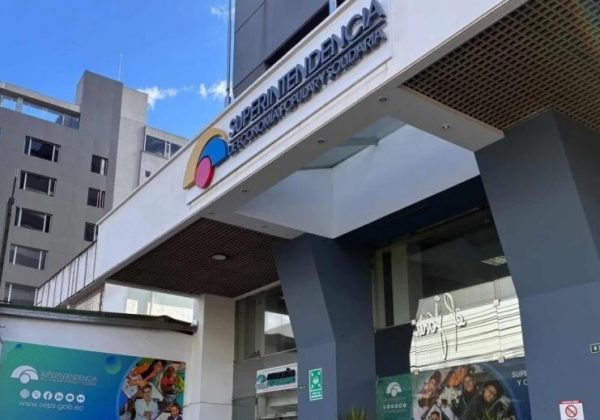 La Ley de Integridad Pública abrió la posibilidad de transformar ciertas cooperativas en bancos privados para proteger