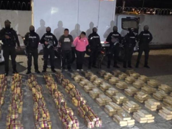 La Policía Nacional decomisó media tonelada de marihuana escondida en un camión que transportaba cajas de vegetales.