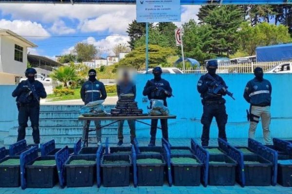 La Policía Nacional detuvo a Romeo J.G., un ciudadano sudafricano, en una hacienda del sector Chaupi, en Vilcabamba,