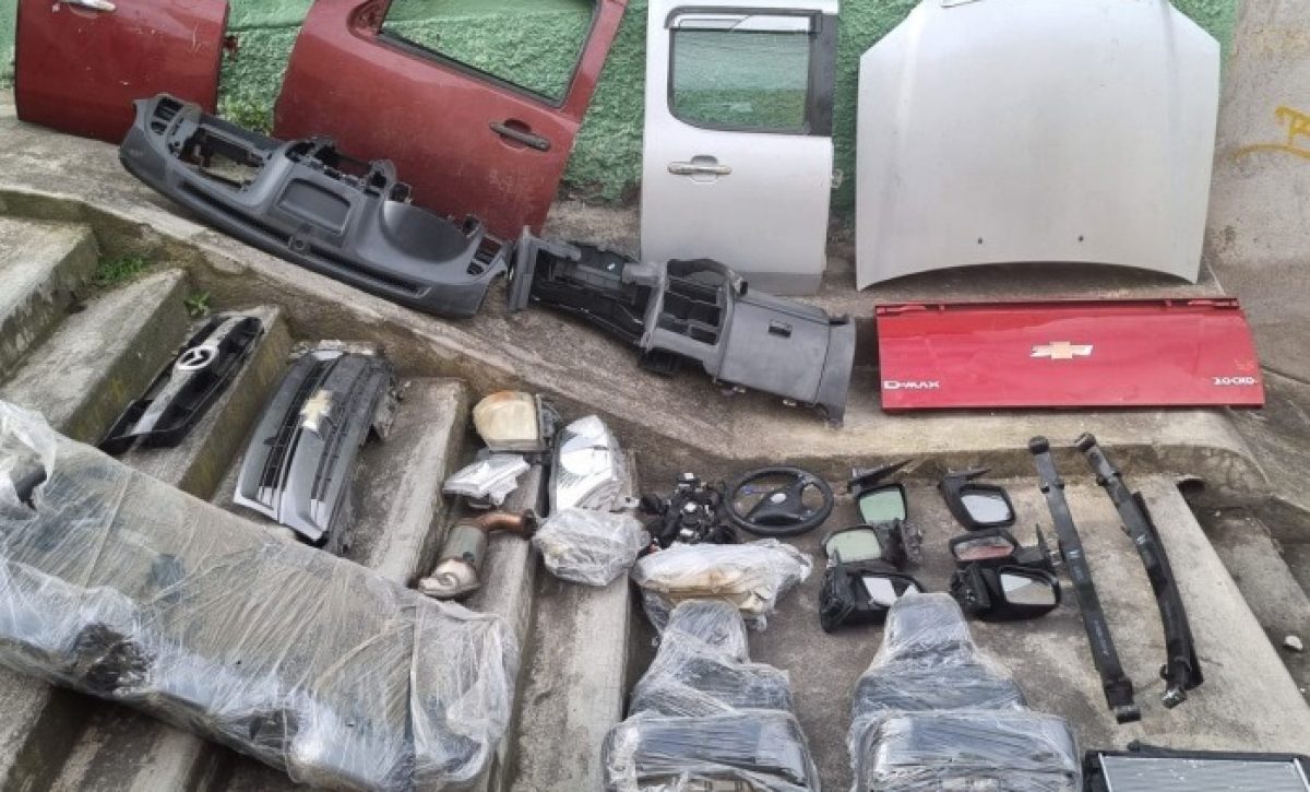 La Policía Nacional detuvo a cuatro personas en Quito por su presunta integración en una banda criminal dedicada al robo