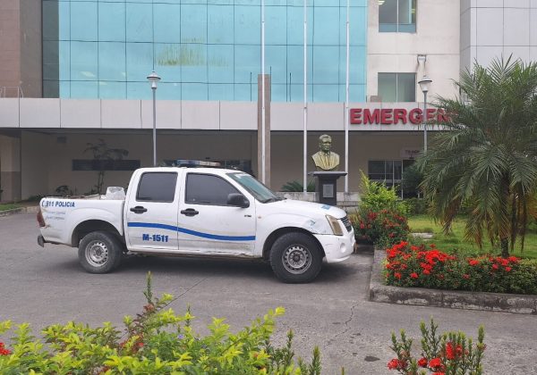 La Policía llegó hasta la casa de salud para investigar el caso.