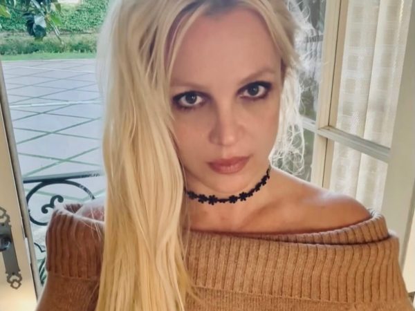La cantante estadounidense Britney Spears desmintió que haya adoptado a una niña.