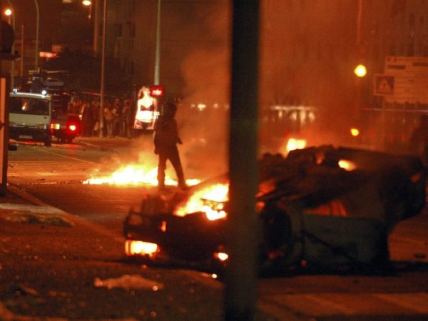 La celebración por la victoria del Paris Saint-Germain (PSG) en la final de la Champions League desató disturbios en París.