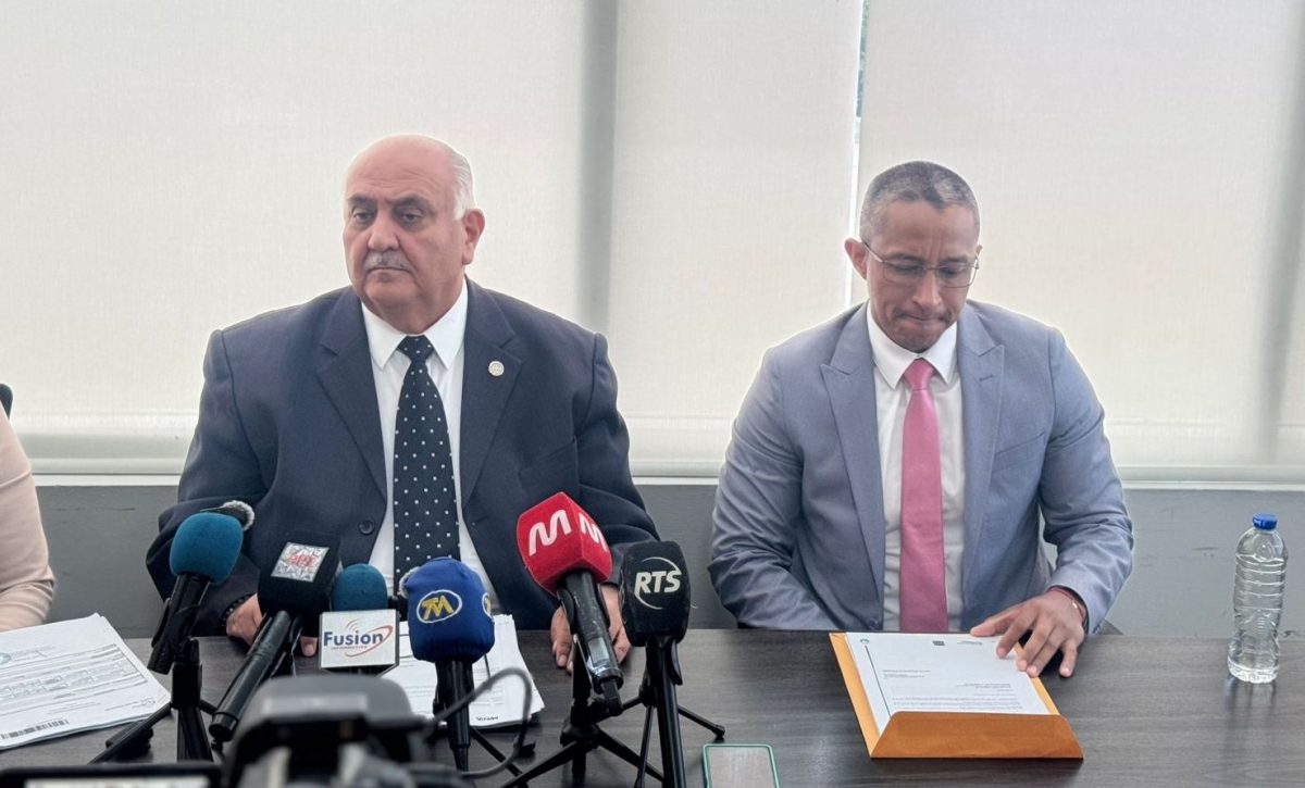 Registrador de la propiedad de Manta responde acusaciones del ministro Reimberg sobre venta de terreno de hermano de 'Fito'
