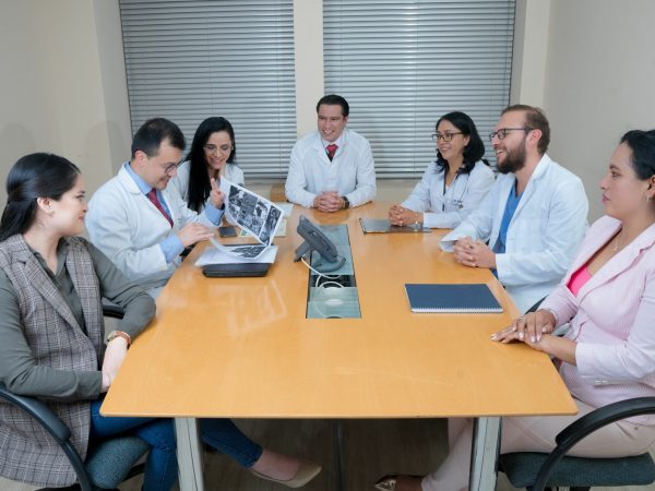 La universidad UTPL de Loja recibe acreditación internacional para seis maestrías y carrera de Enfermería