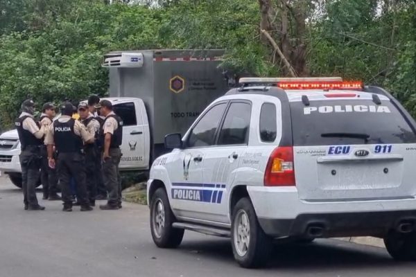 Las cinco personas asesinadas y calcinadas en Montecristi serían miembros de una misma familia, según las primeras investigaciones.
