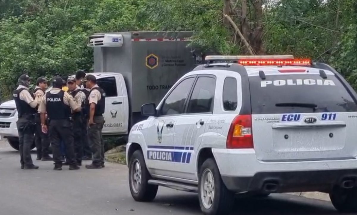 Las cinco personas asesinadas y calcinadas en Montecristi serían miembros de una misma familia, según las primeras investigaciones.