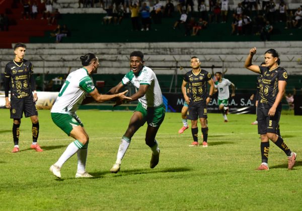 Liga de Portoviejo vence por 2-1 a LDU El Carmen en el Reales Tamarindos