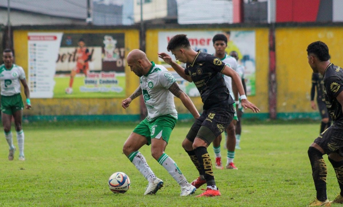 Liga de Portoviejo y LDU El Carmen disputan el liderato del Grupo A en Manabí