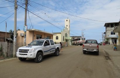 Policía investiga denuncias por vacunas y tráfico de tierras en zonas rurales de Montecristi.