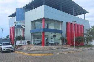 Los cuerpos de la pareja fueron trasladados al centro forense de Manta para la autopsia de rigor.