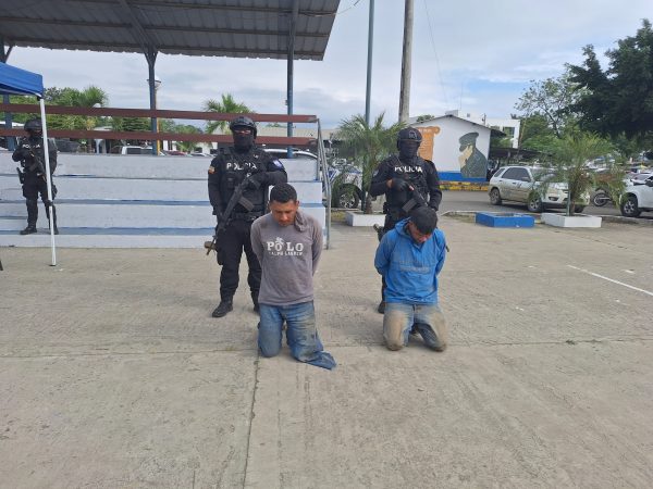 Los detenidos fueron presentados durante una rueda de prensa de la Policía Nacional, antes de ser puestos a órdenes judiciales.