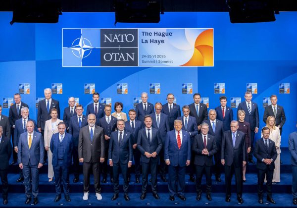 Los líderes de la OTAN firman su compromiso para gastar el 5% en defensa en la próxima década