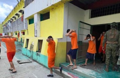 Los reos fueron sacados de sus celdas durante las revisiones en los pabellones.