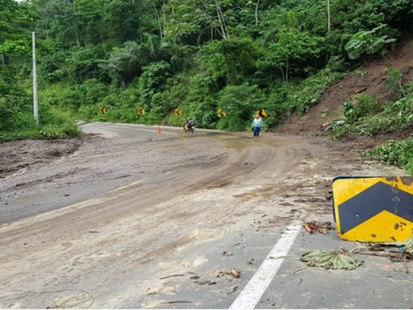 Manabí: carreteras estatales en crisis por lluvias y falta de mantenimiento