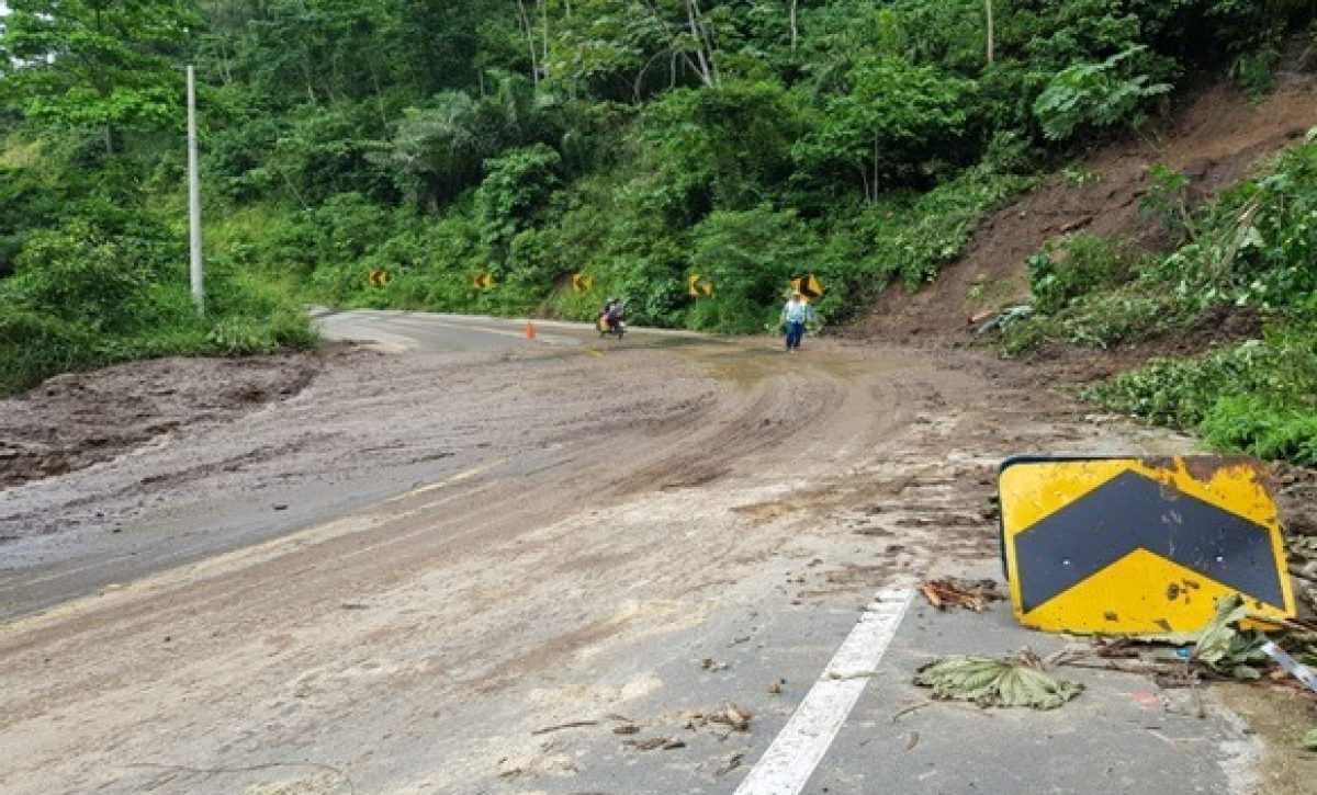 Manabí: carreteras estatales en crisis por lluvias y falta de mantenimiento