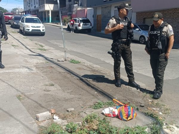 En menos de veinticuatro horas, un hombre y una mujer fueron baleados en sectores distintos de Manta.