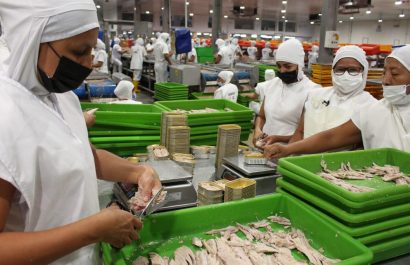 La eliminación del subsidio al diésel afecta a la flota atunera. La industria en tierra apuesta por transformación para seguir siendo competitiva.