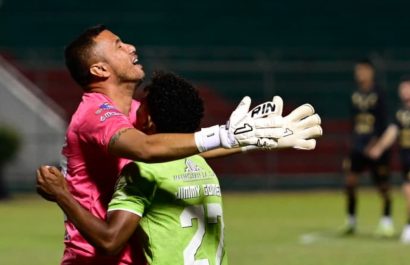 Manuel Mendoza, el héroe de Liga de Portoviejo que clasifica a octavos de final en la Copa Ecuador. (Luis Mendoza)