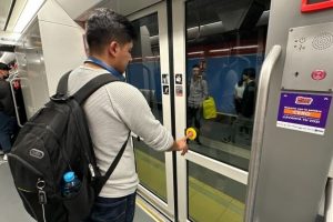 Metro de Quito lanza campaña para el buen uso de puertas y modifica horarios de apertura