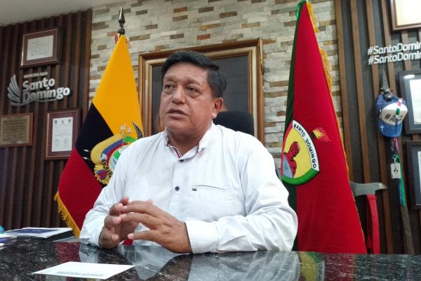 "Mi apoyo a Noboa es por el bienestar de Santo Domingo, no por dependencia", asegura el alcalde Wilson Erazo