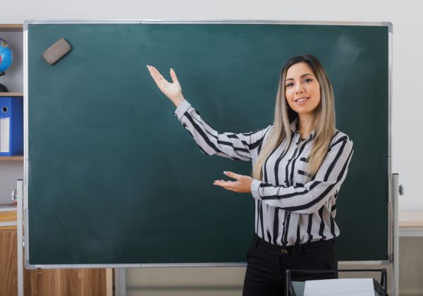 Ministerio de Educación lanza convocatoria para docentes, psicólogos y trabajadores sociales