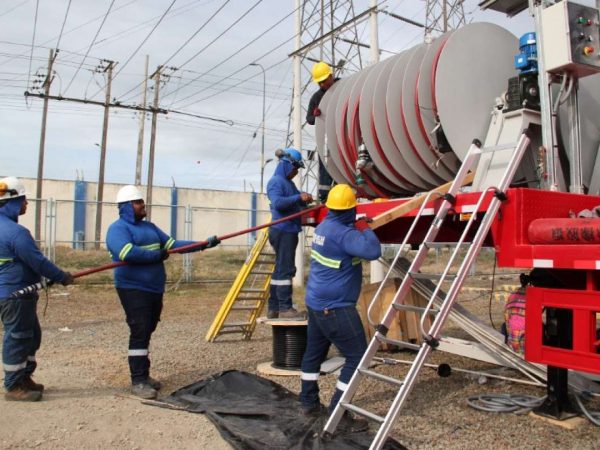 Ministerio de Energía y CNEL EP inauguran subestación móvil en la provincia El Oro: beneficiará a 14 cantones y brindará cobertura a Azuay y Guayas