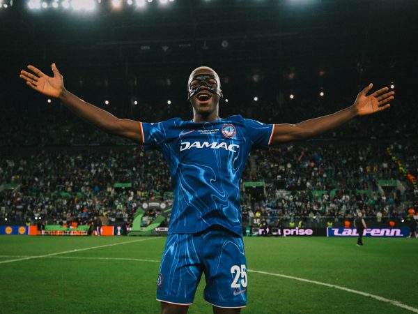 Moisés Caicedo: “Yo he salido de Santo Domingo, pero Santo Domingo no ha salido de mí”