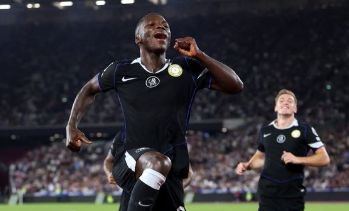 Moisés Caicedo anota en la victoria de Chelsea ante West Ham por 5-1