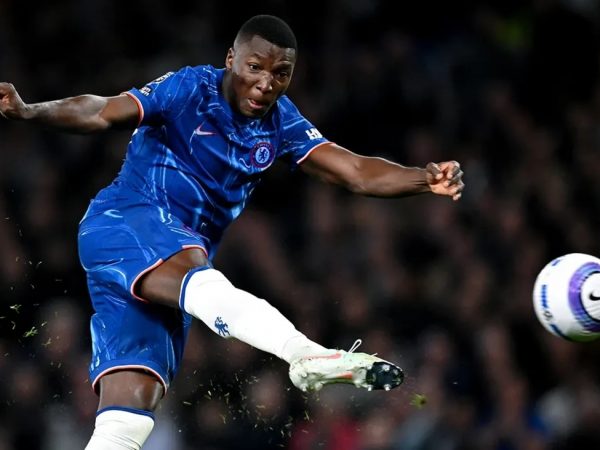 Moisés Caicedo, nominado al Mejor Equipo de la Premier League 2024-2025