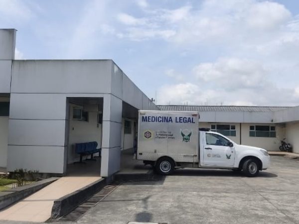 Motociclista falleció en el hospital tras accidente de tránsito en la vía a Quito