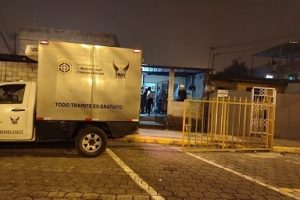 Mujer de 58 años fue hallada muerta con herida en el abdomen en Santo Domingo