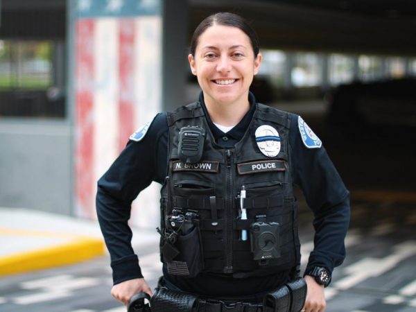 Mujer policía fingió lesión cerebral para cobrar más de 600 mil dólares por incapacidad
