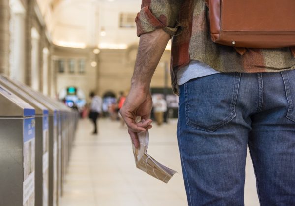 Multa de 1,8 millones de dólares el castigo a tres migrantes ecuatorianos en Estados Unidos