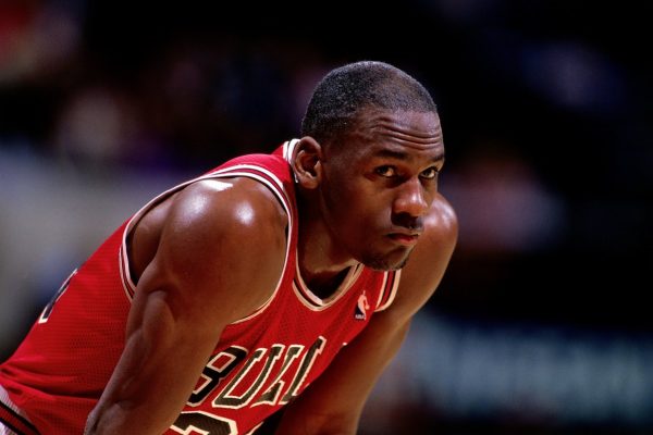 NBC anuncia la incorporación de Michael Jordan a su cobertura de la NBA.